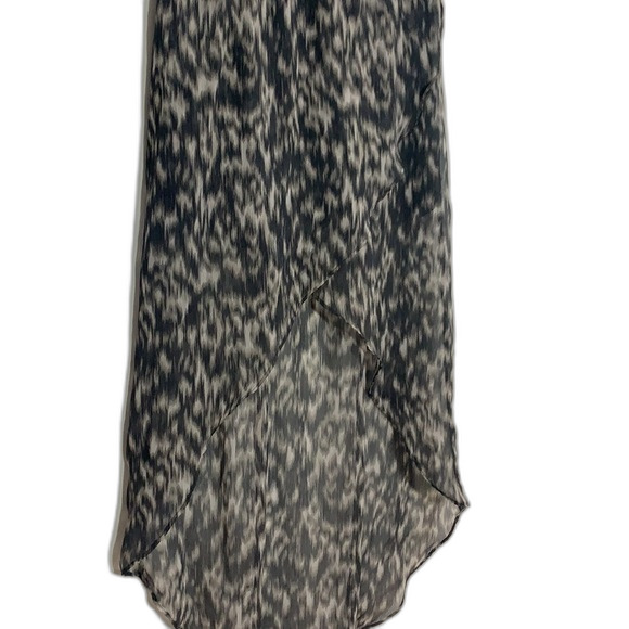 Express Lightweight Flowy Patterned High Low Skirt Skort Gray Size Small - Picture 7 of 14